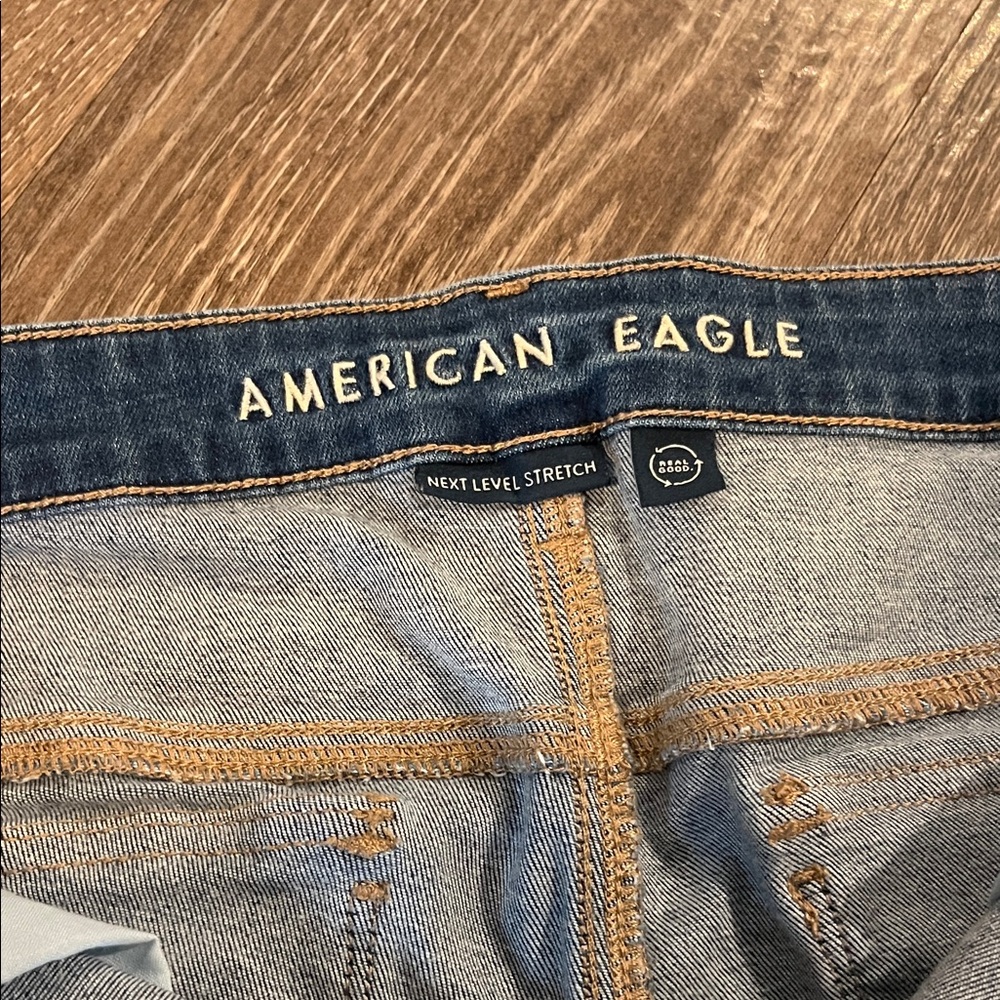 American Eagle Jegging With Button Back Pocket - image 3